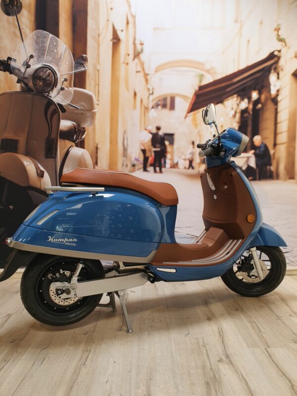 Azur blue / Mahagoni brown