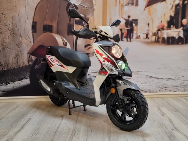 Crox white 45km/u Demo Voertuig