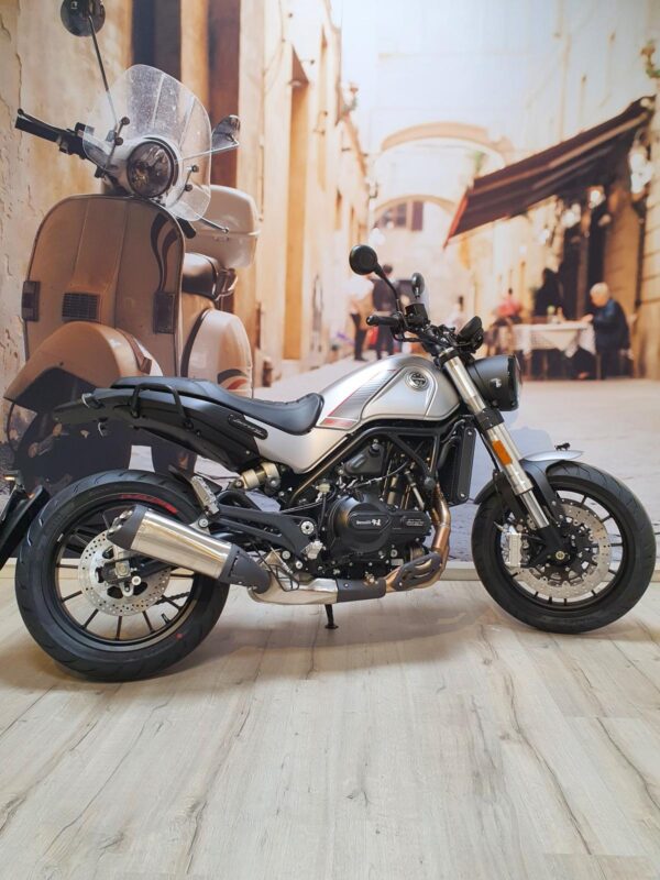 Leoncino 500 matt grey