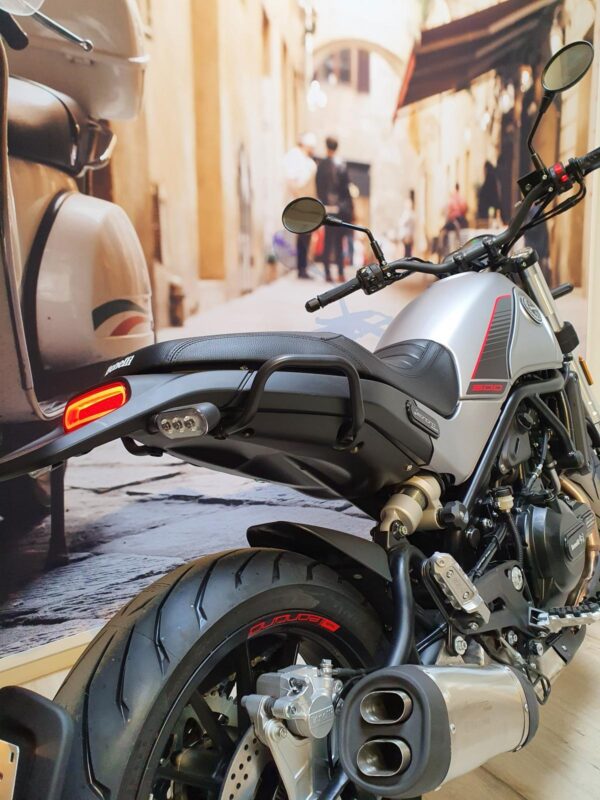 Leoncino 500 matt grey