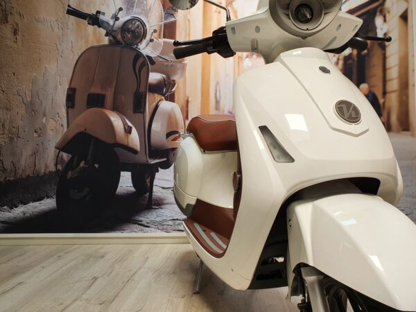 Magnolia White / Mahagoni brown