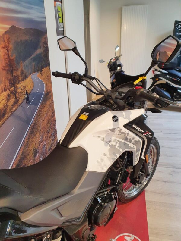 NH-T 125 Black / White