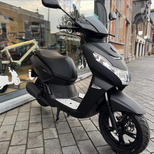 peugeot kisbee B klasse black edition